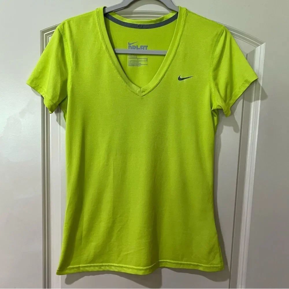 NIKE Short Sleeve V-Neck Tee Shirt Lime Green Women’s Size Small